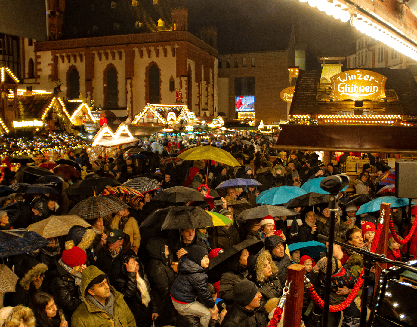 Nikolaus auf dem Weihnachtsmarkt